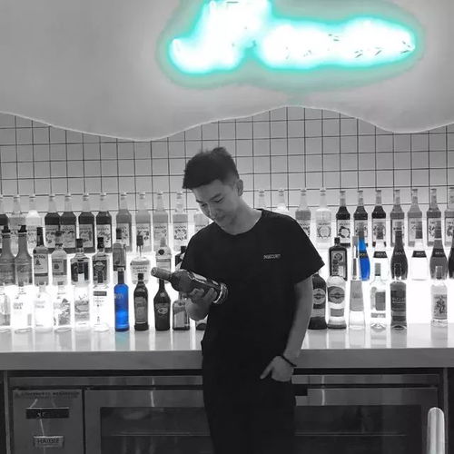 從餐館小哥到網(wǎng)絡(luò)大咖 一位酒店管理人的逆襲之路